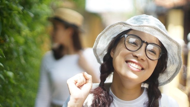 Phan ung cua chong Minh Huong truoc canh nong cua vo hinh anh