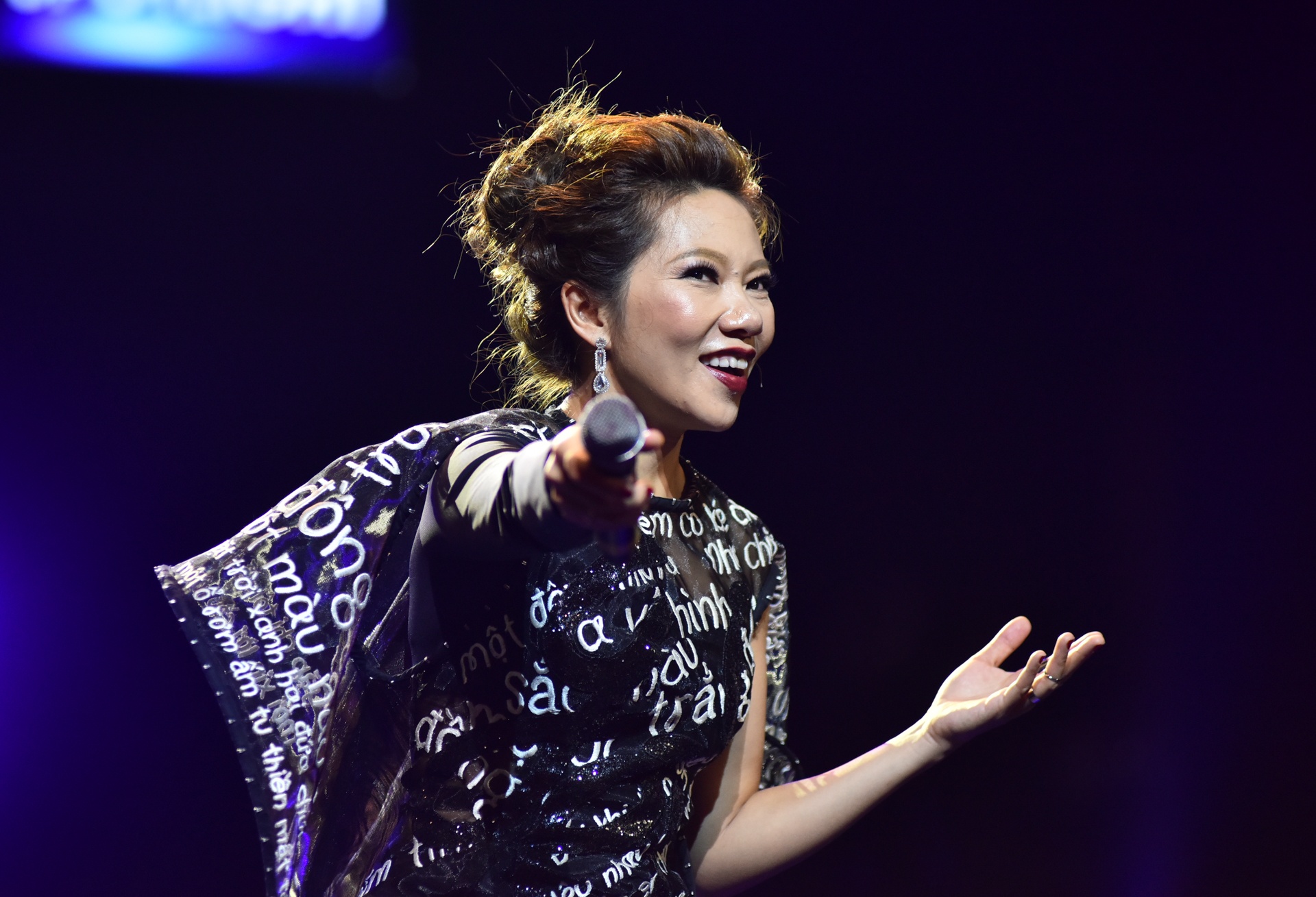 Ha Tran hat Em van nhu ngay xua hinh anh