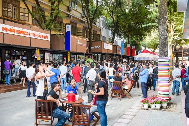 Đỗ Quý Doãn, đường sách ảnh 2 Do Quy Doan, duong sach anh 2