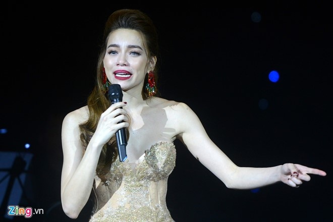 MC Phan Anh ung ho 500 trieu anh 2