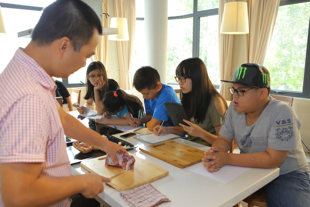 Top 12 Vua dau bep nhi 'thinh giao' chuyen gia am thuc hinh anh