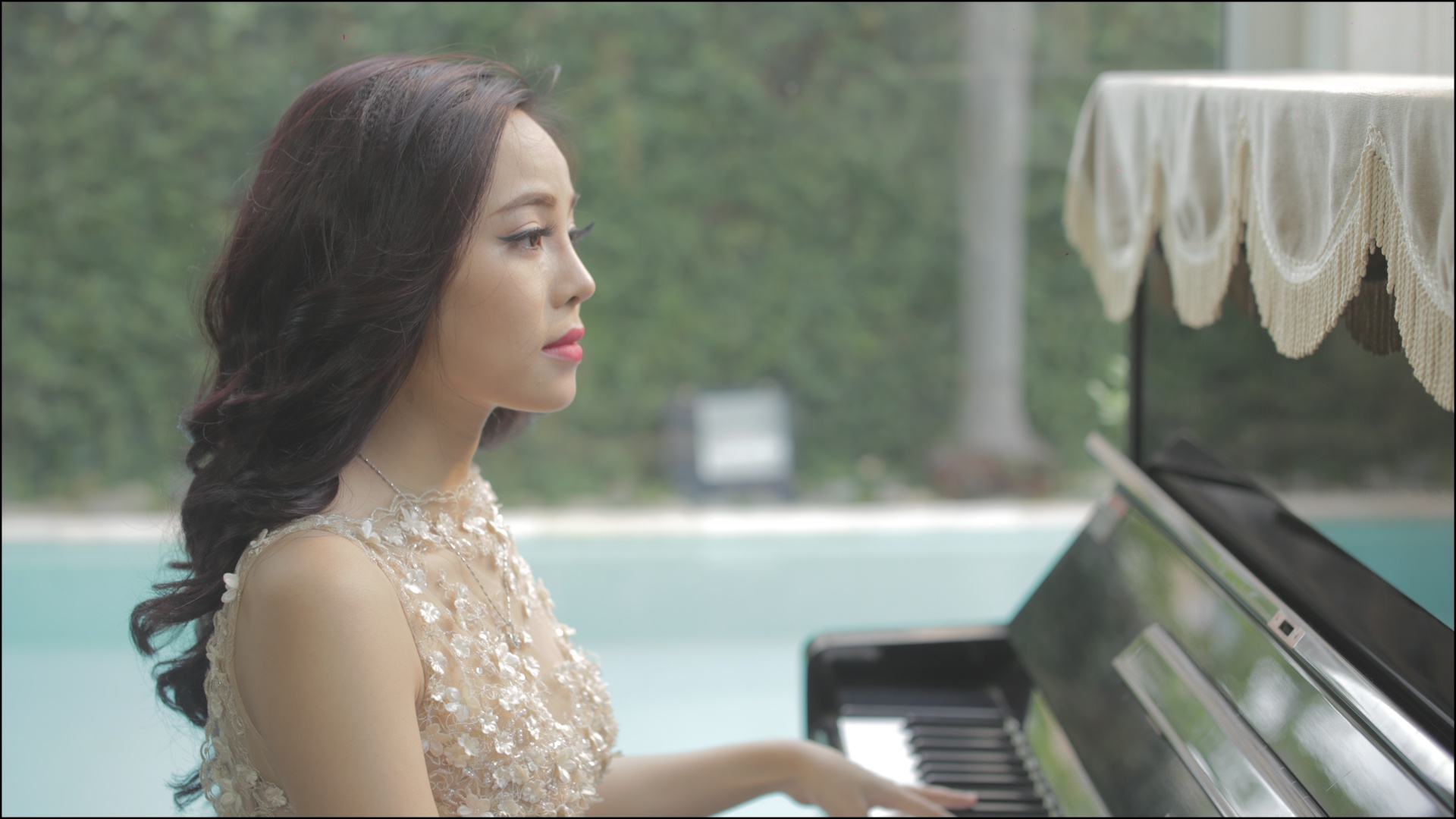 Tu Dua ket hop voi Sao Mai Dieu Ly trong MV moi hinh anh