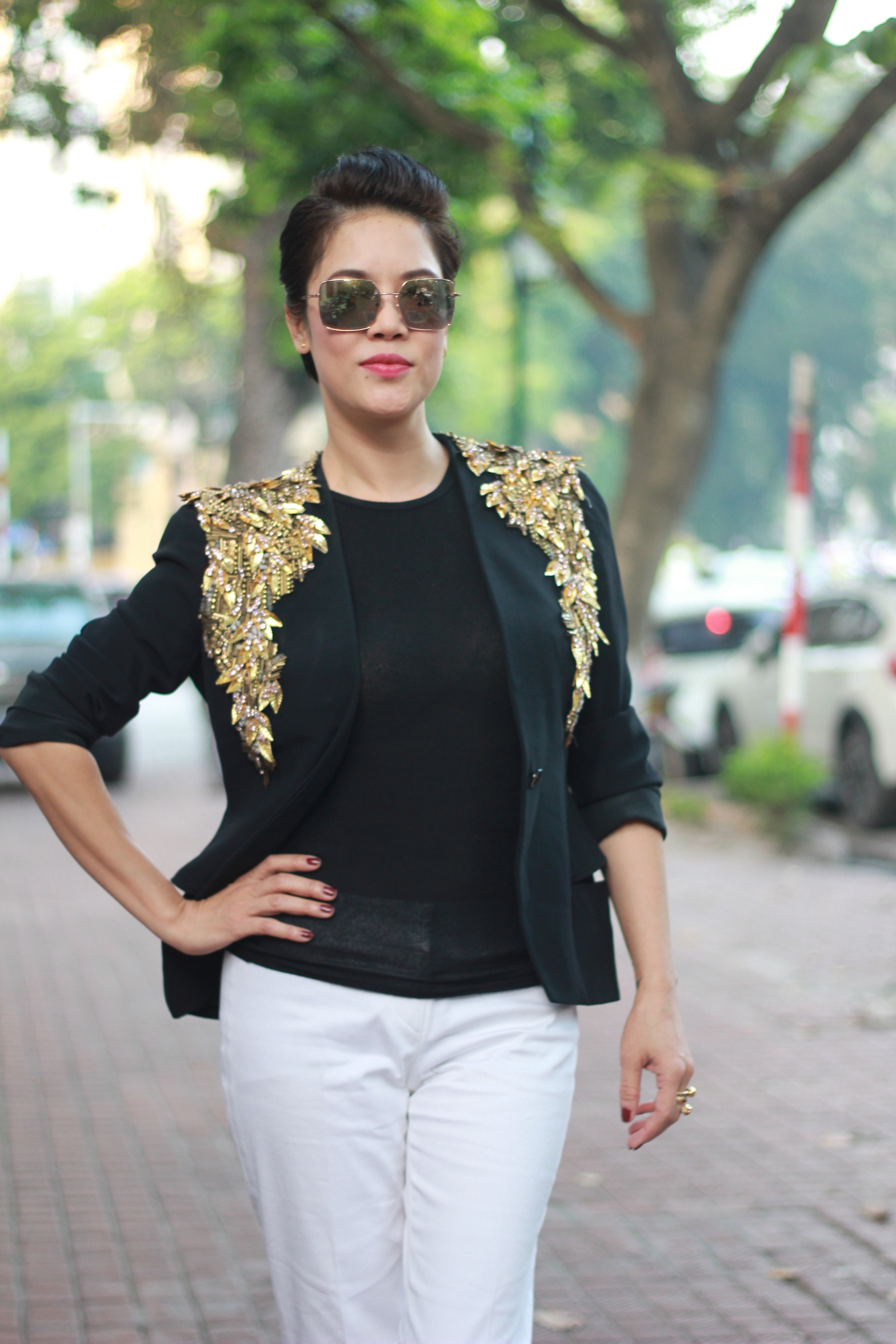 Thu Phuong nhan cat-xe 1000 dong anh 2