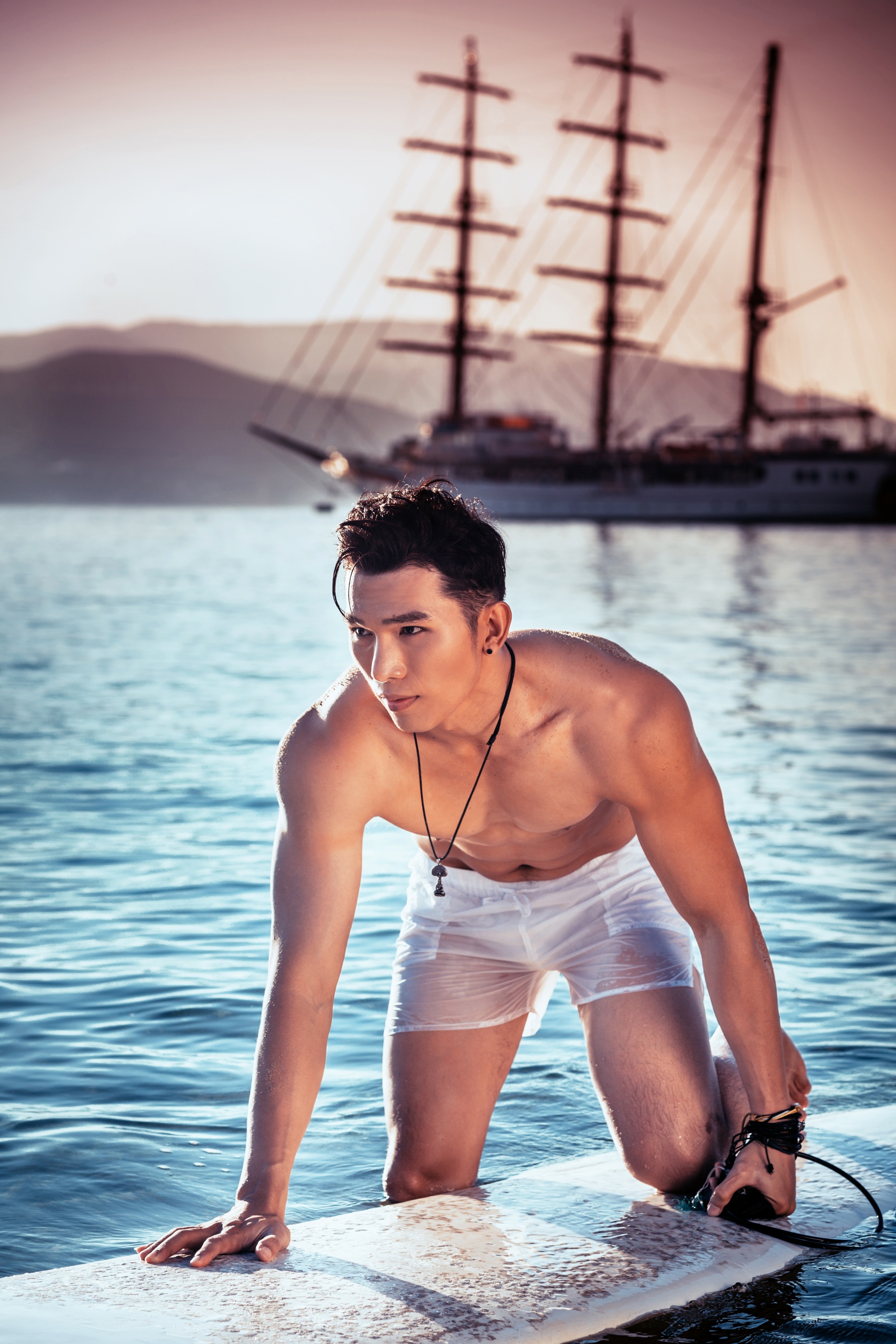 Ngoc Tinh khoe co the san chac anh 4