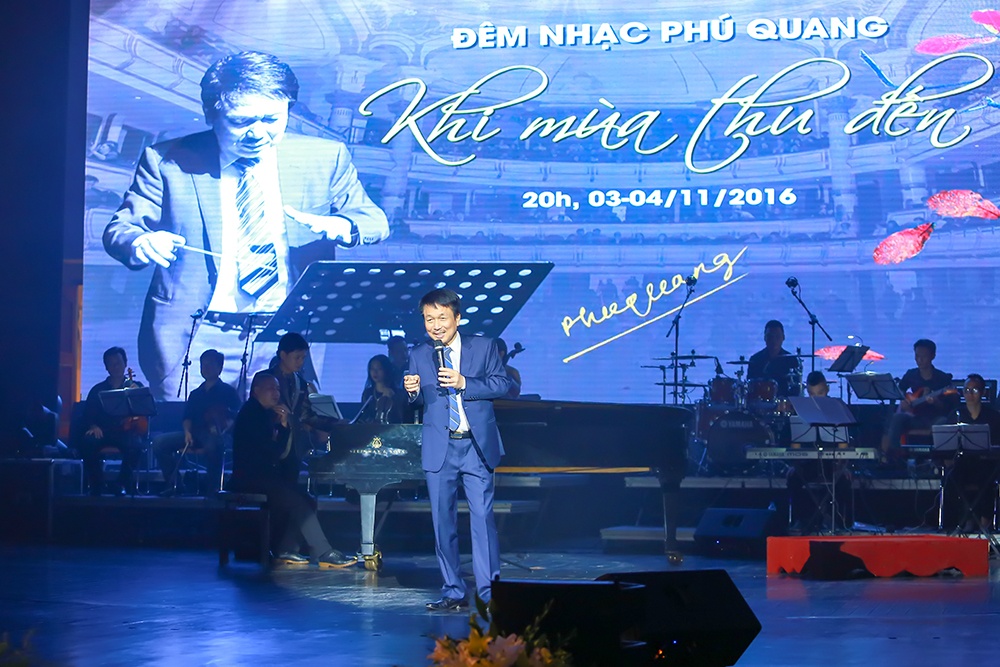 Ngoc Anh 3A roi nuoc mat trong dem nhac Phu Quang anh 1