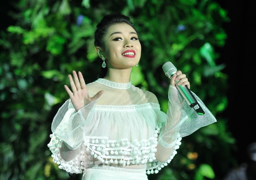 Sao mai Thu Hang ket hop voi e-kip Ha Ho, Dam Vinh Hung hinh anh