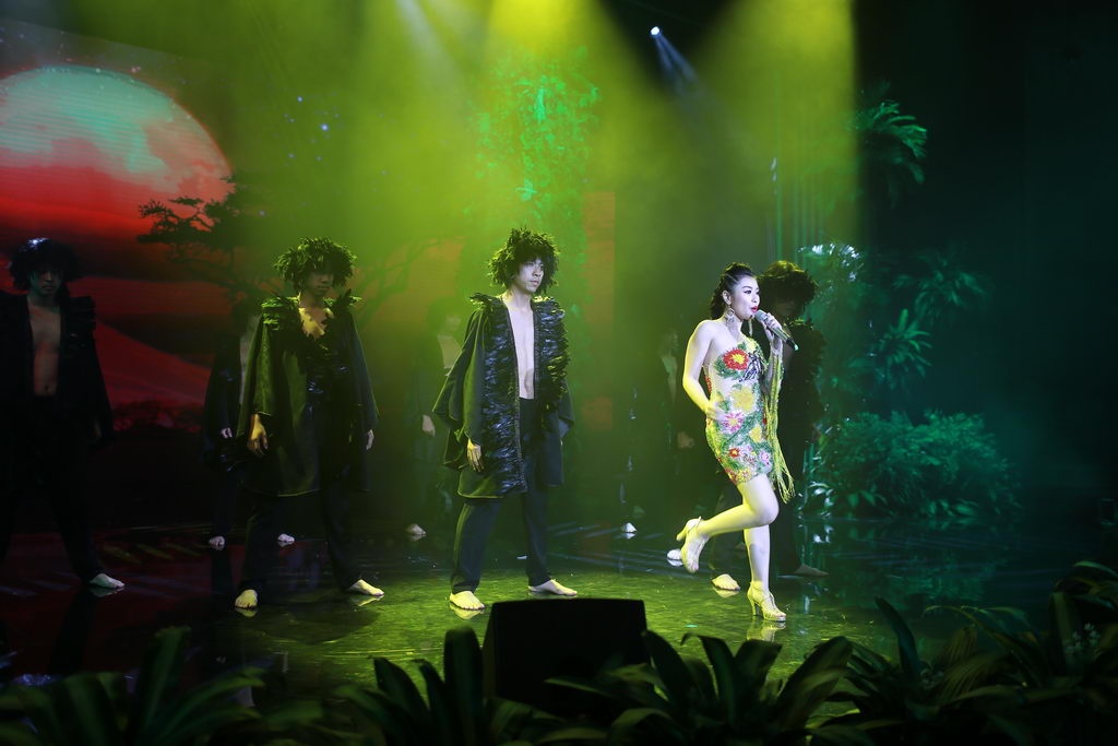 Trong -Nguyen Thu Hang hinh anh