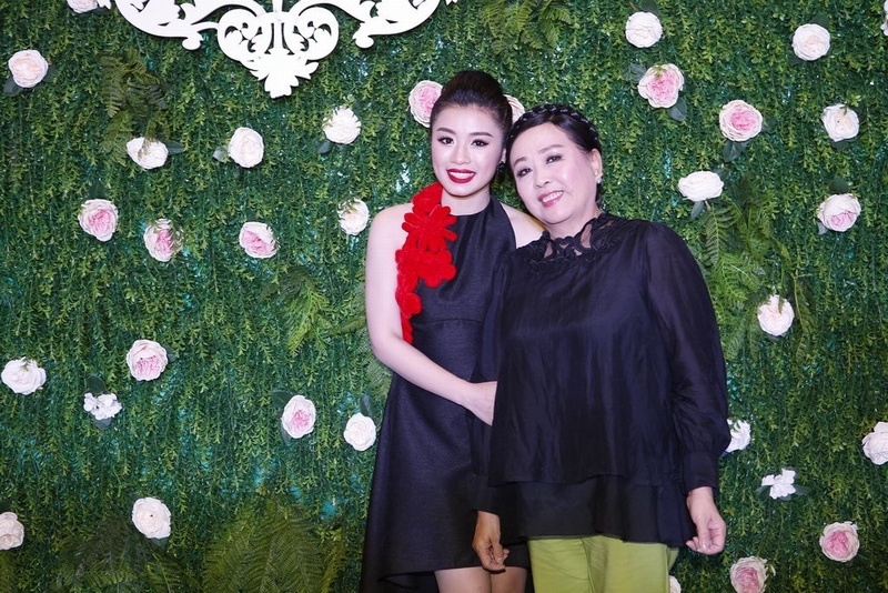 Thu Hang ket hop e-kip Ho Ngoc Ha anh 3