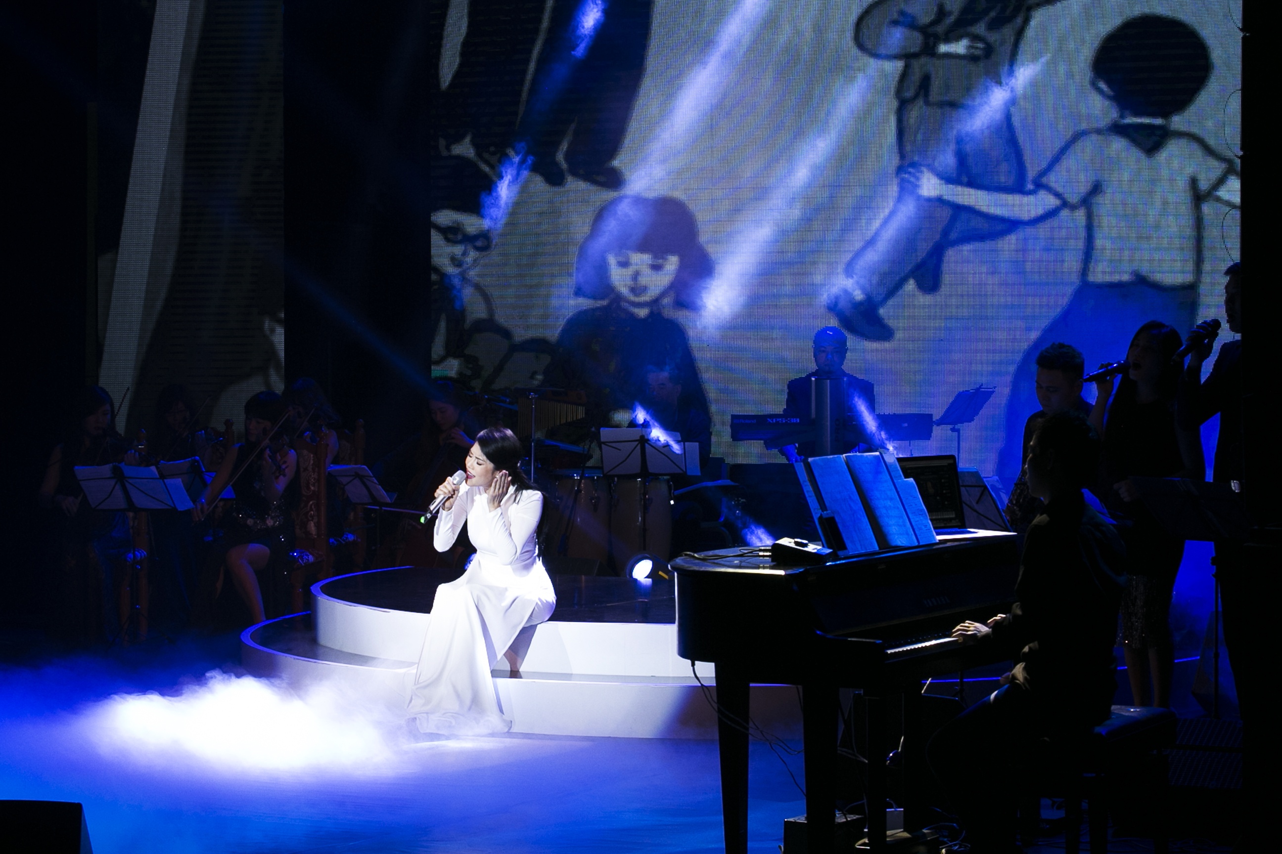 Thu Phuong dem nhac 30 nam ca hat anh 3