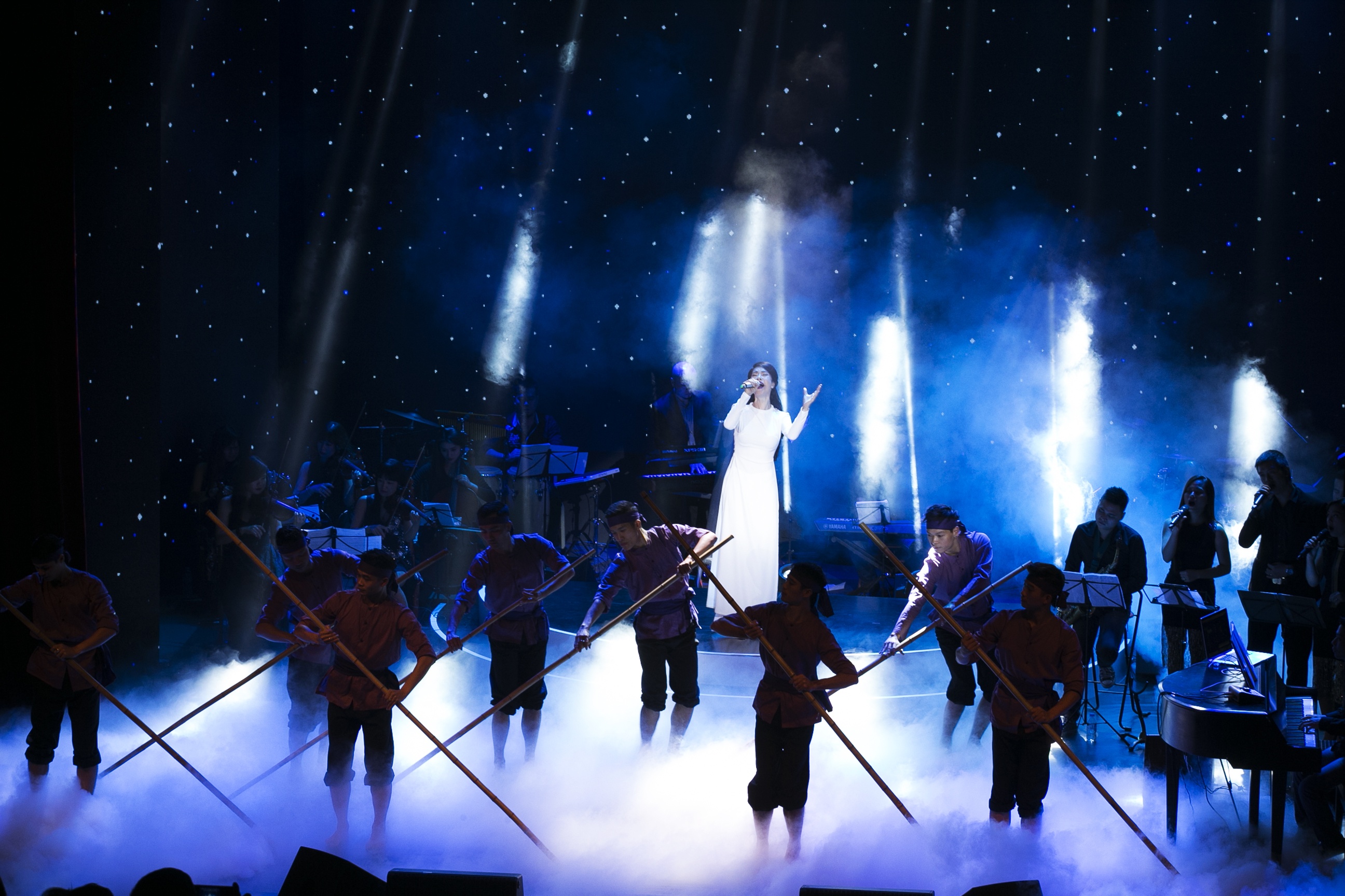 Thu Phuong dem nhac 30 nam ca hat anh 2