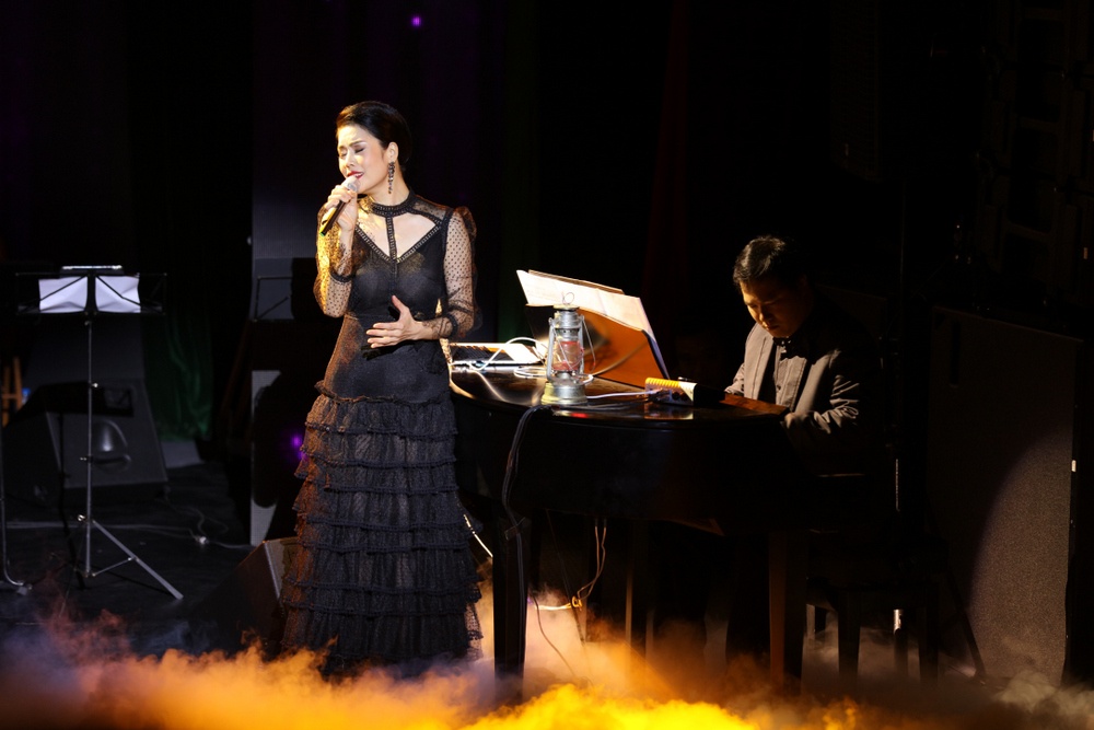 dem nhac 30 nam ca hat cua Thu Phuong anh 3