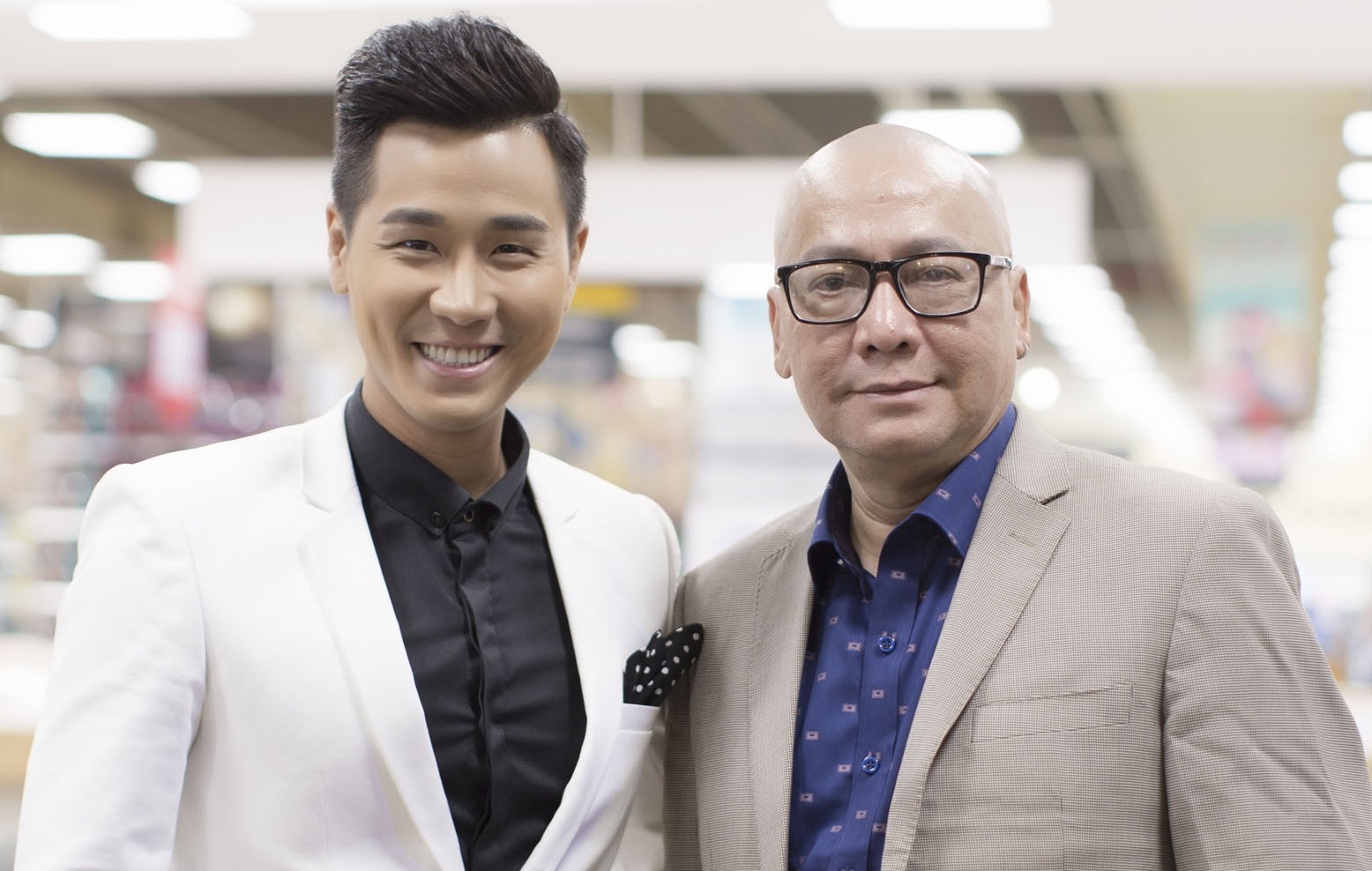 Nguyen Khang gap lai nguoi thay thap tung Tong thong Obama hinh anh