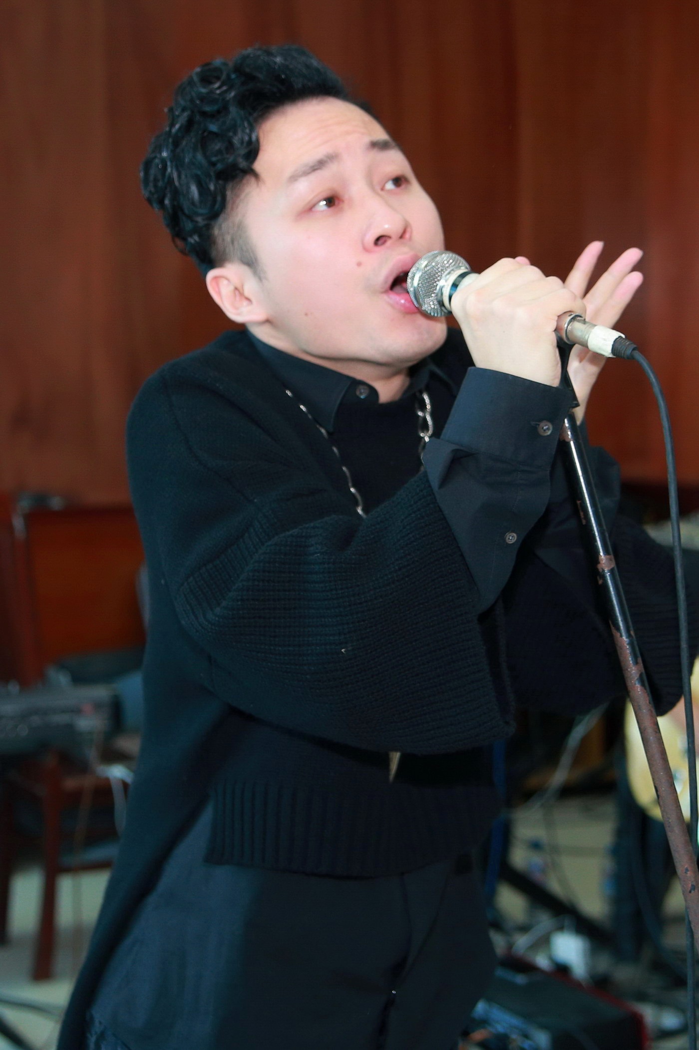 Tung Duong tap luyen cho dem nhac anh 2