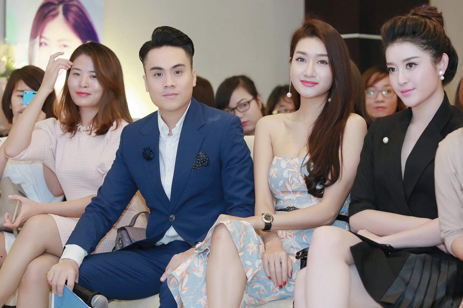 MC Thai Dung tang hoa mung sinh nhat Huyen My anh 7