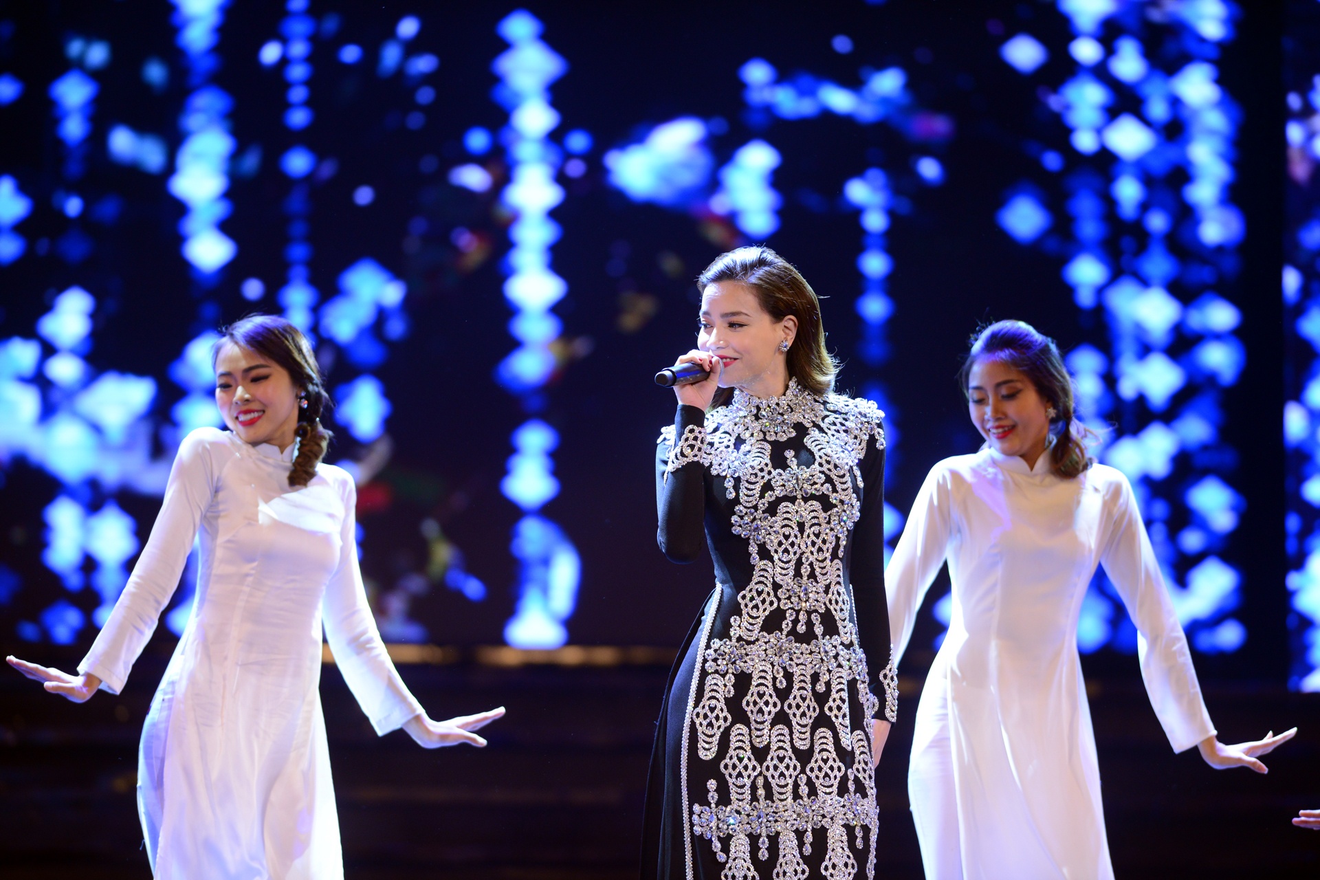 su co Ho Ngoc Ha anh 2