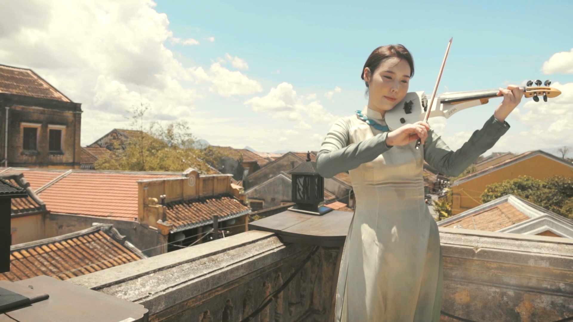 Nghe si violin Han Quoc di khap Viet Nam de lam MV anh 2