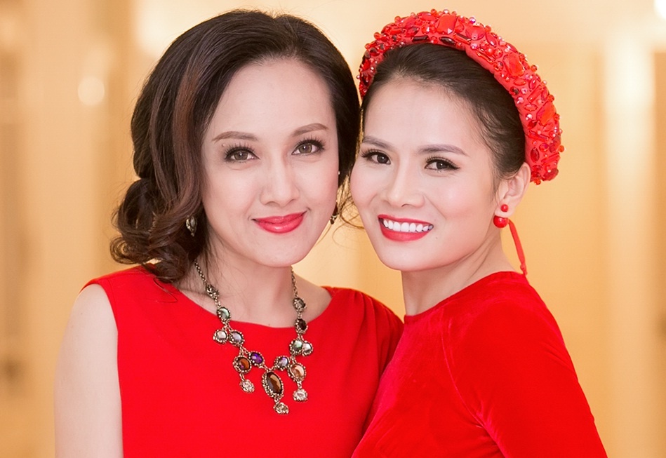 BTV Hoai Anh co vu 'Sao mai' Thanh Le hat ve Hue hinh anh