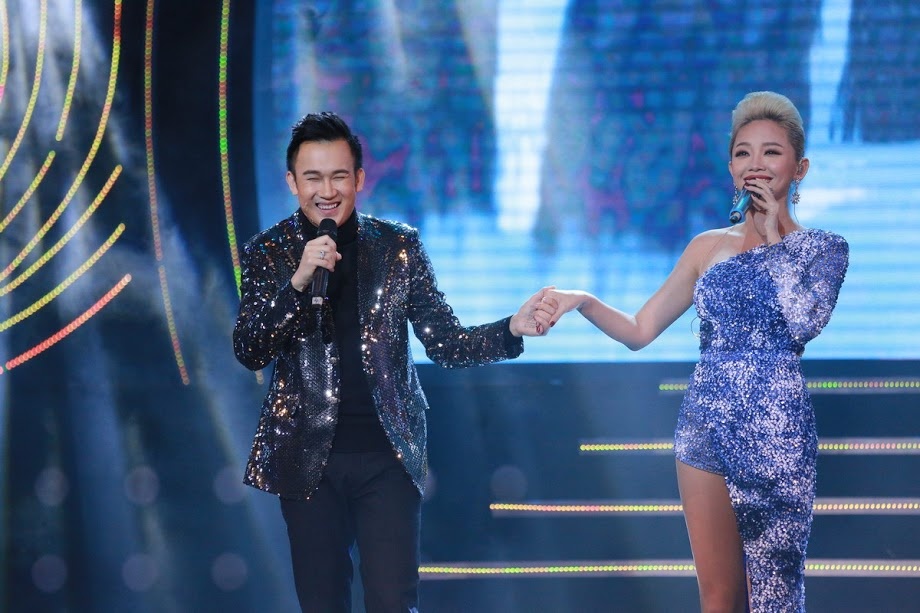 Hoai Linh gia gai anh 13