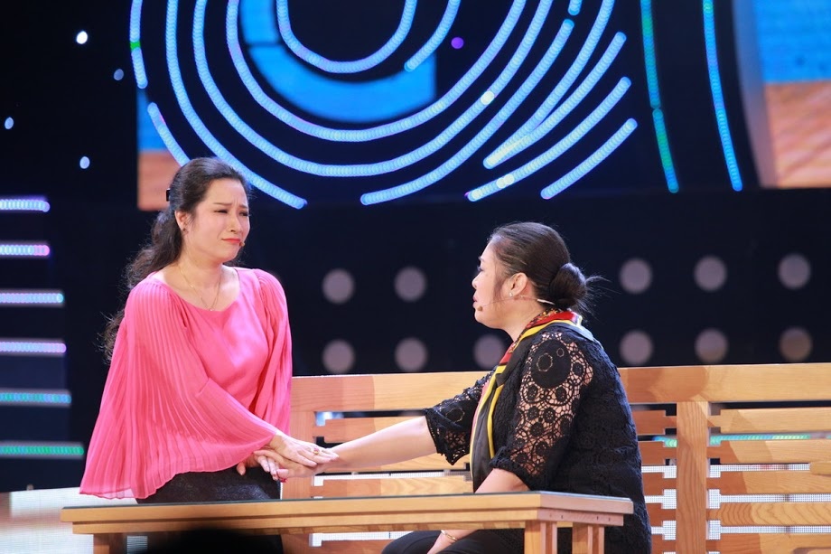 Hoai Linh gia gai anh 3