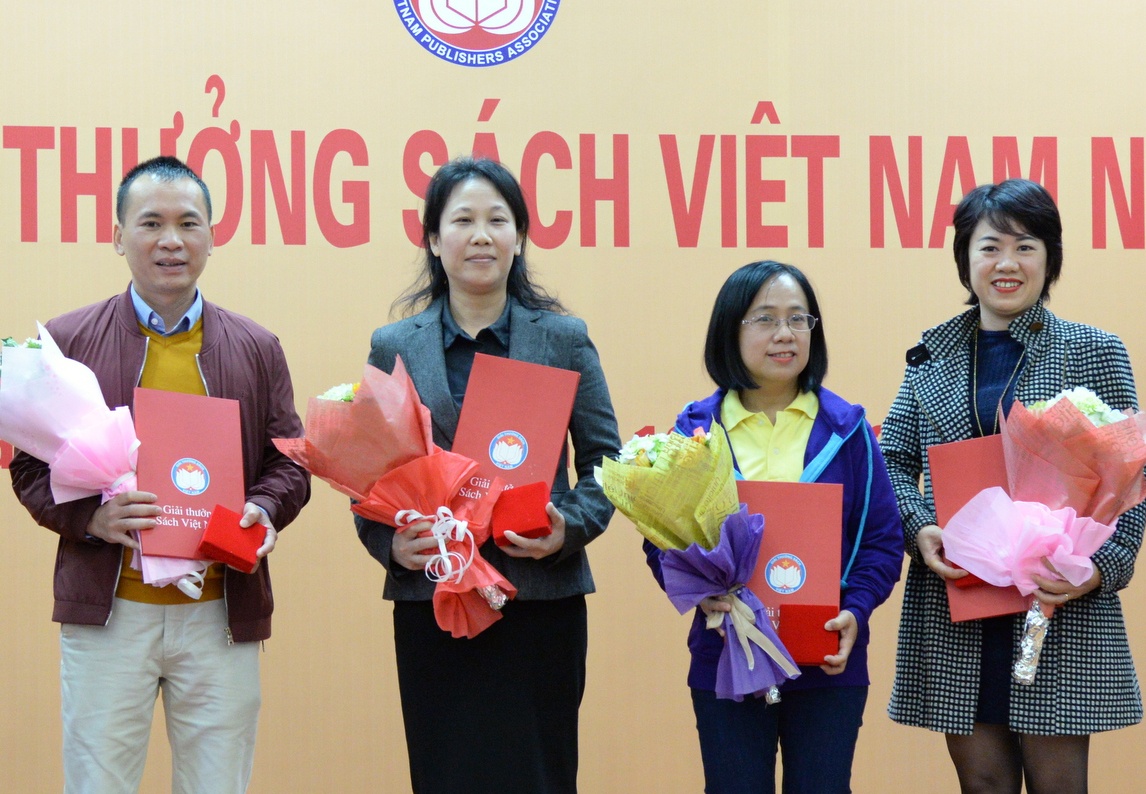 Hoi Xuat ban trao giai thuong Sach Viet Nam 2016 hinh anh