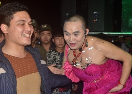 Dien tinh - Duong muu sinh cua nghe si hai dat Bac hinh anh