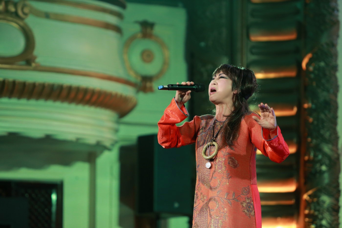 Le Uyen roi nuoc mat anh 2