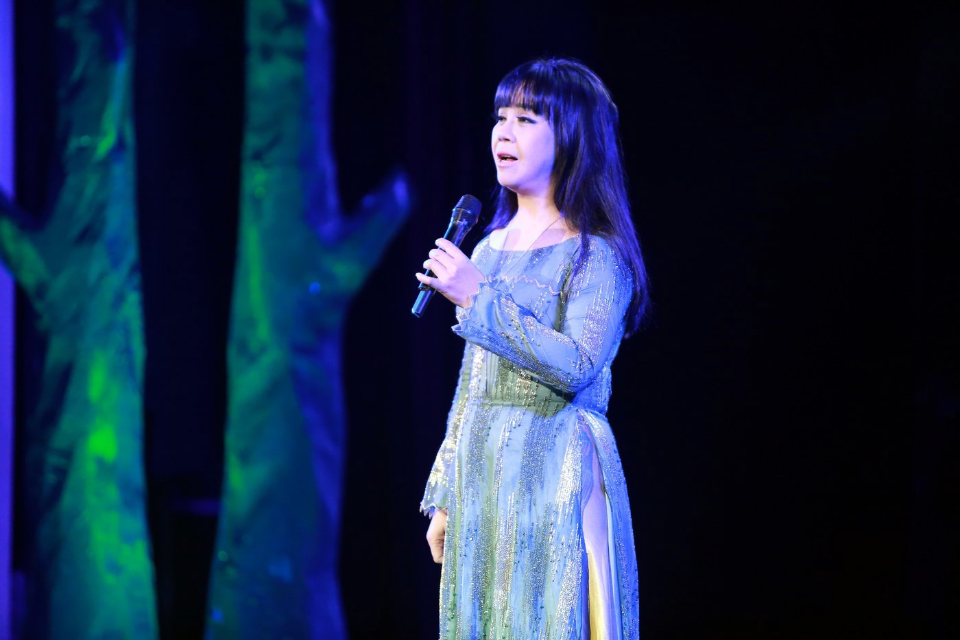 Le Uyen roi nuoc mat anh 7