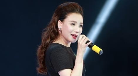 My Linh, Ho Quynh Huong, Trong Tan cung ca ngoi To quoc hinh anh