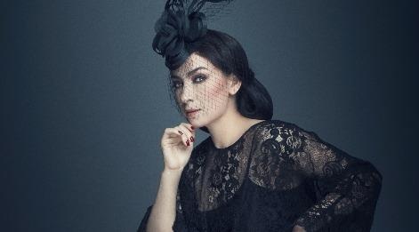 Phi Nhung khac la voi phong cach thoi trang quy toc hinh anh