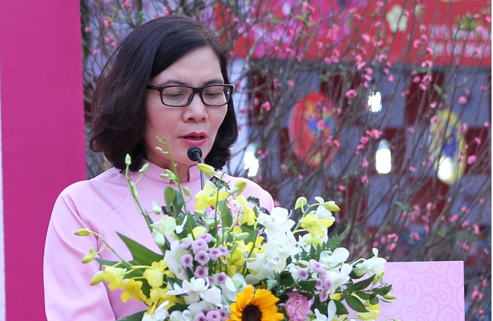 Pho Sach Xuan doanh thu anh 1