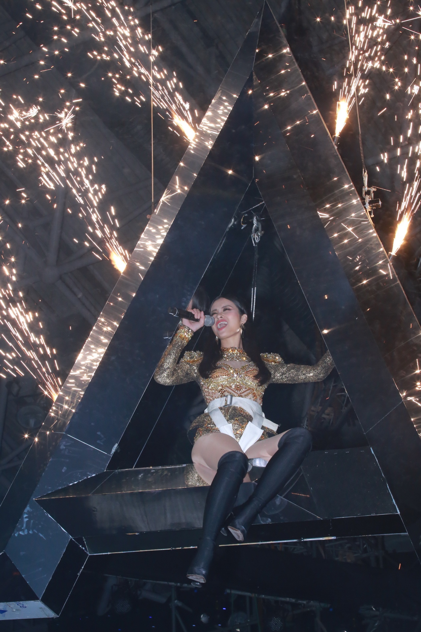 Tuan Hung nhap vien anh 7