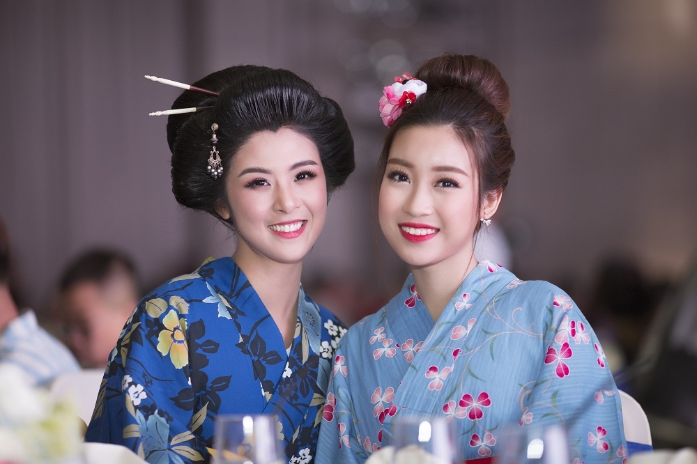 Hoa hau Ngoc Han, My Linh do dang voi trang phuc kimono hinh anh
