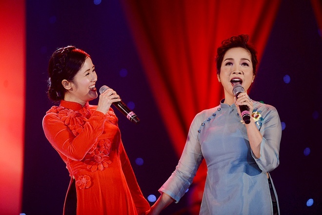 Diva Viet hoi tu trong dem nhac tuong nho Trinh Cong Son hinh anh