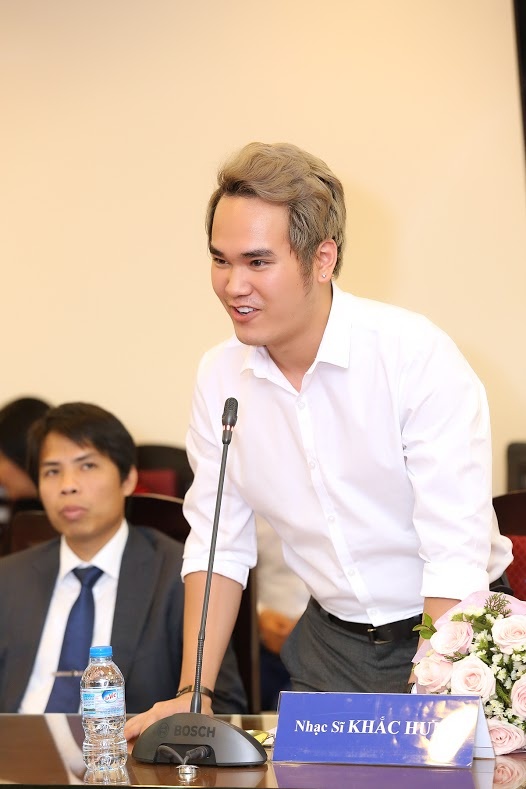 Khac Hung noi ve Noi nay co anh anh 1