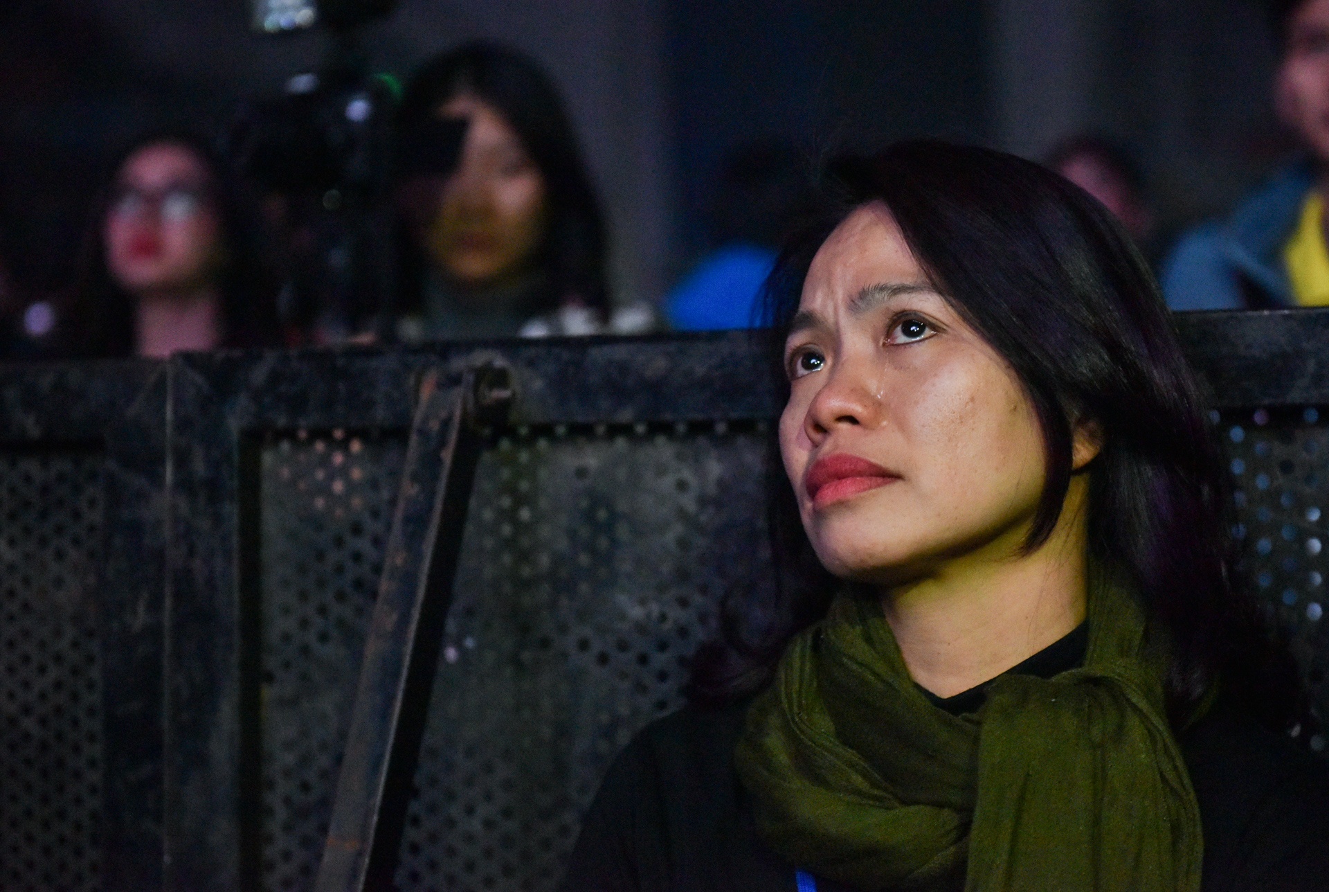 Doi ban tay thap lua anh 9