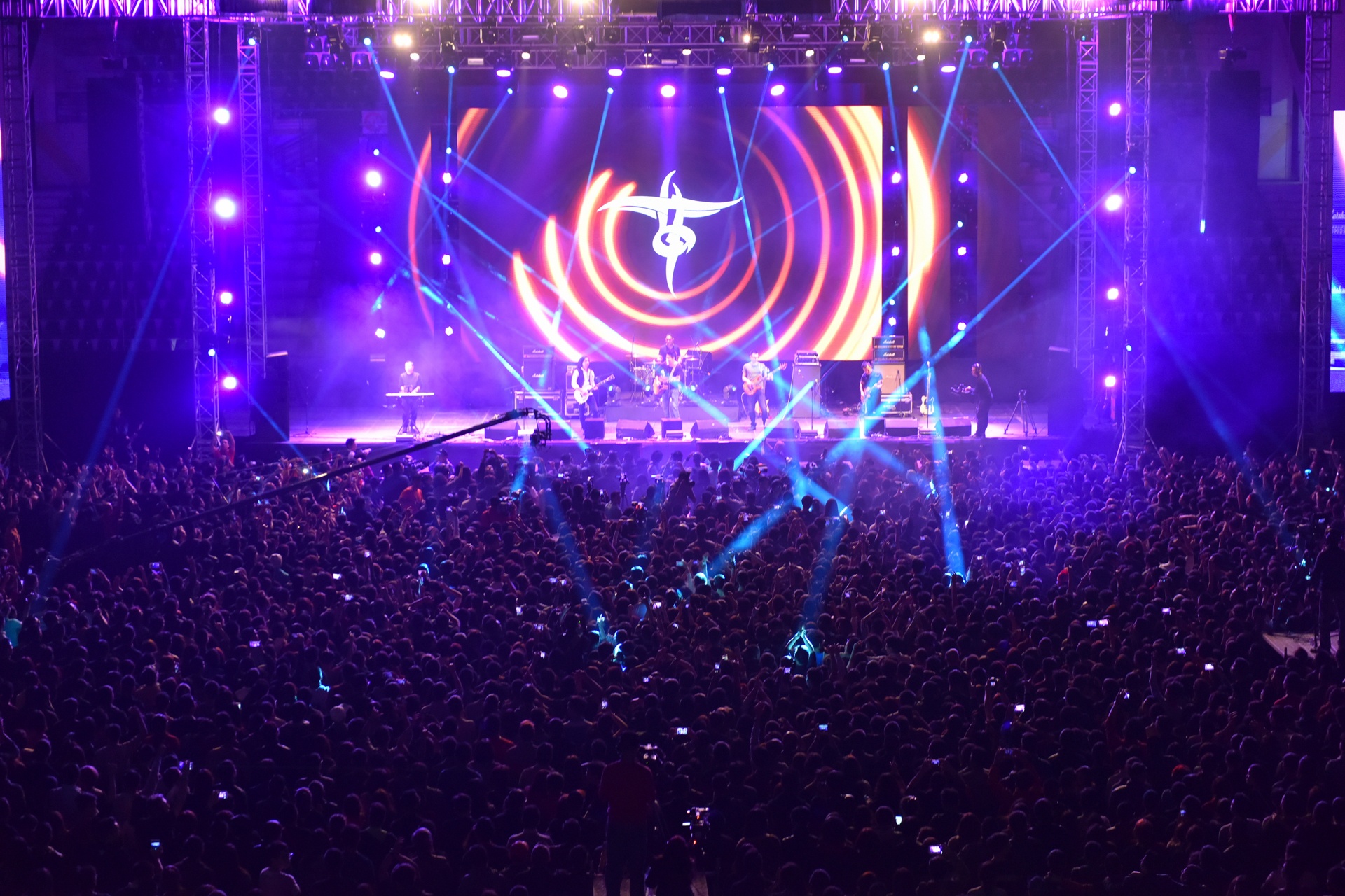 Doi ban tay thap lua anh 10