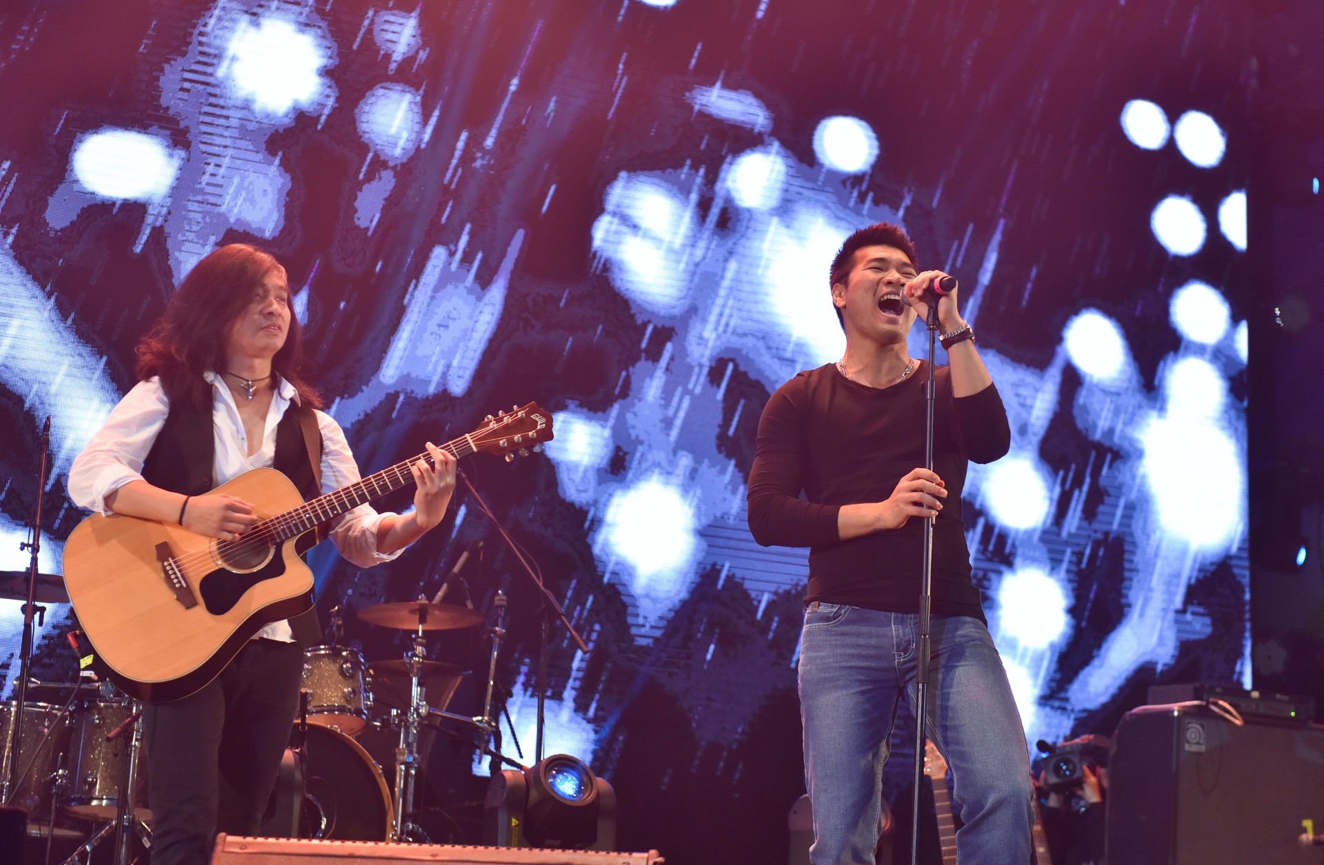 Doi ban tay thap lua anh 5