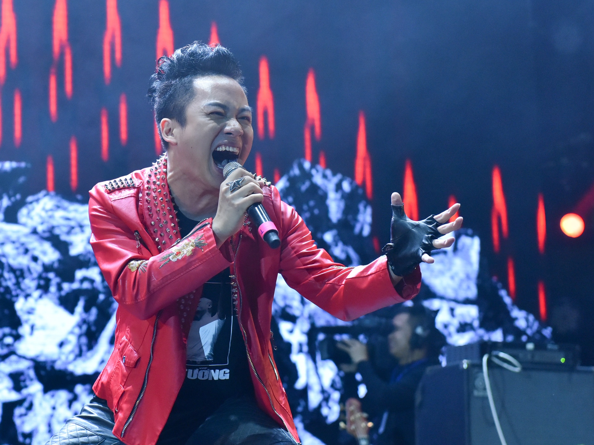 Doi ban tay thap lua anh 7