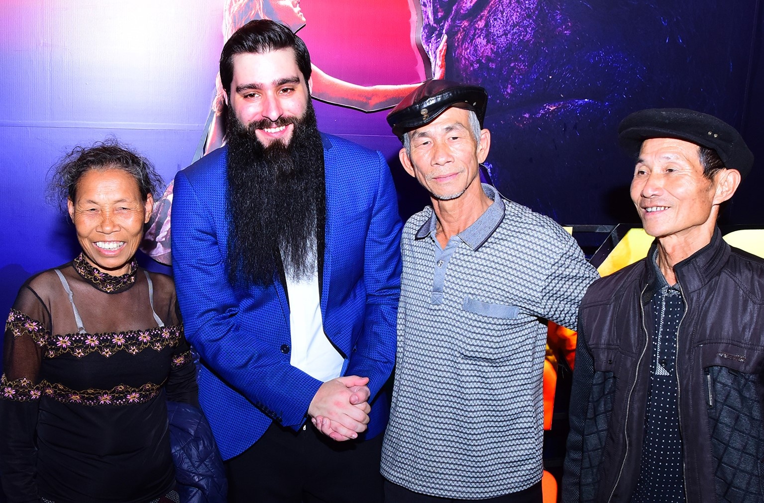 Dao dien 'Kong: Skull Island' hoi ngo dien vien Viet dong vai tho dan hinh anh
