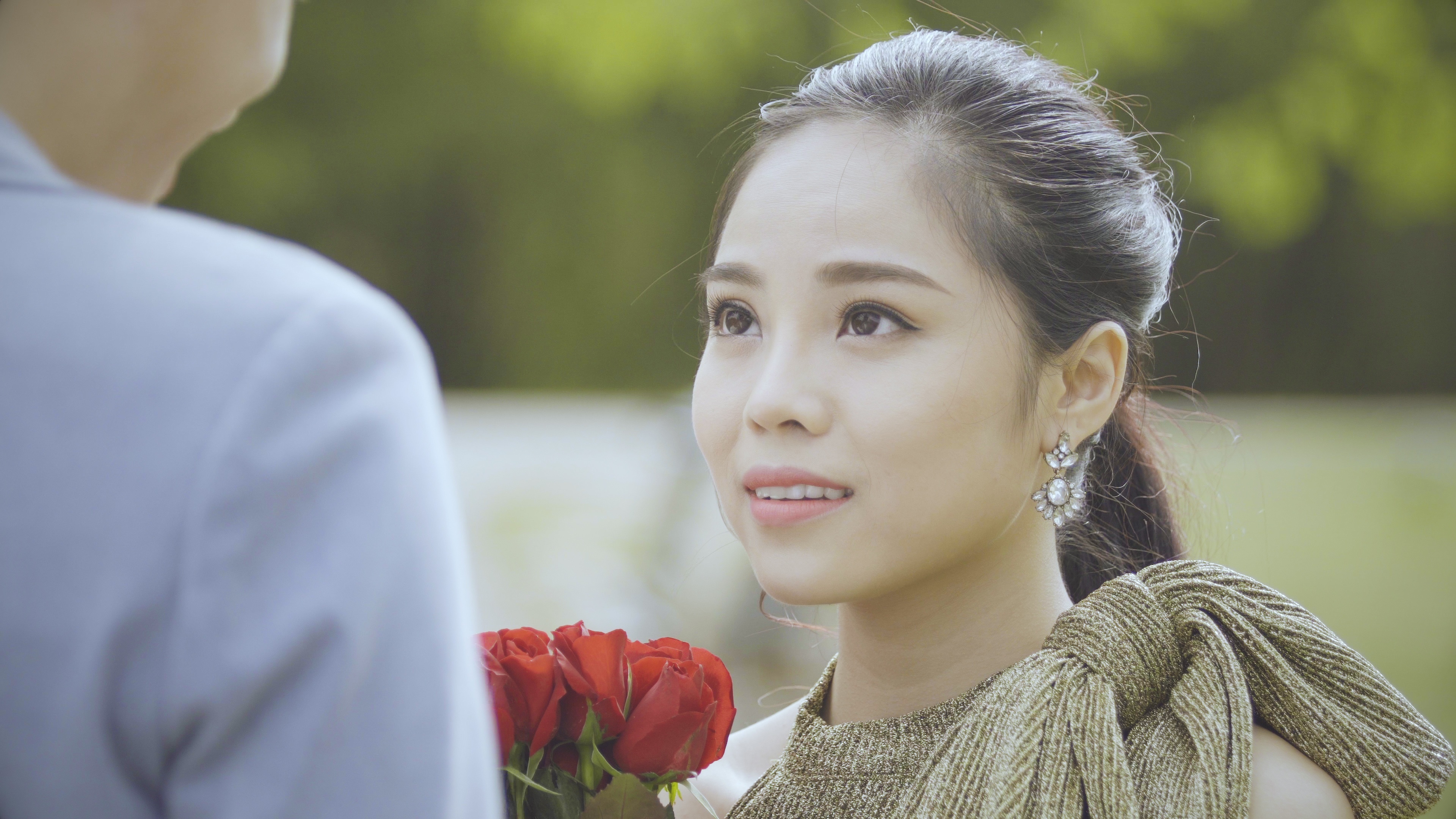 Sao mai Dieu Ly ket hop voi tac gia ‘Anh cu di di’ hinh anh