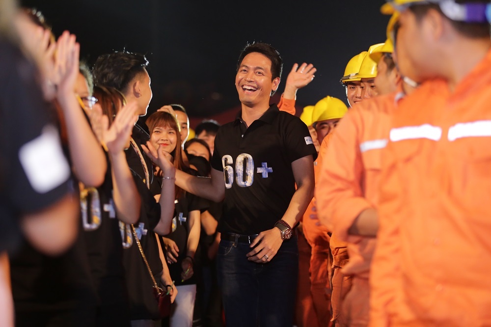 MC Phan Anh dap xe anh 1