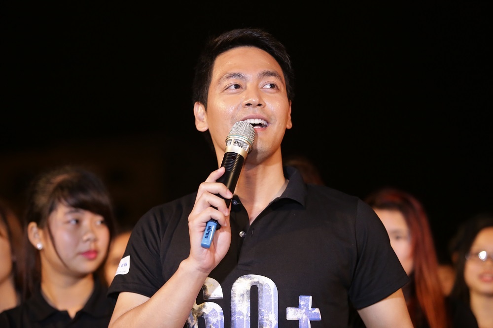 MC Phan Anh ve que dap xe, keu goi tiet kiem dien hinh anh