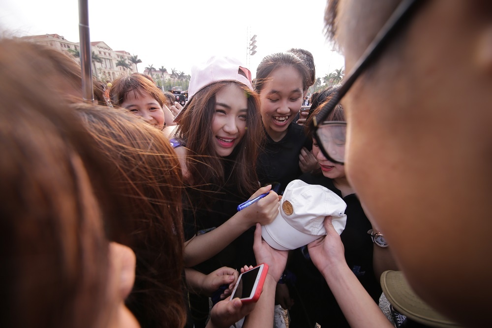 MC Phan Anh dap xe anh 8