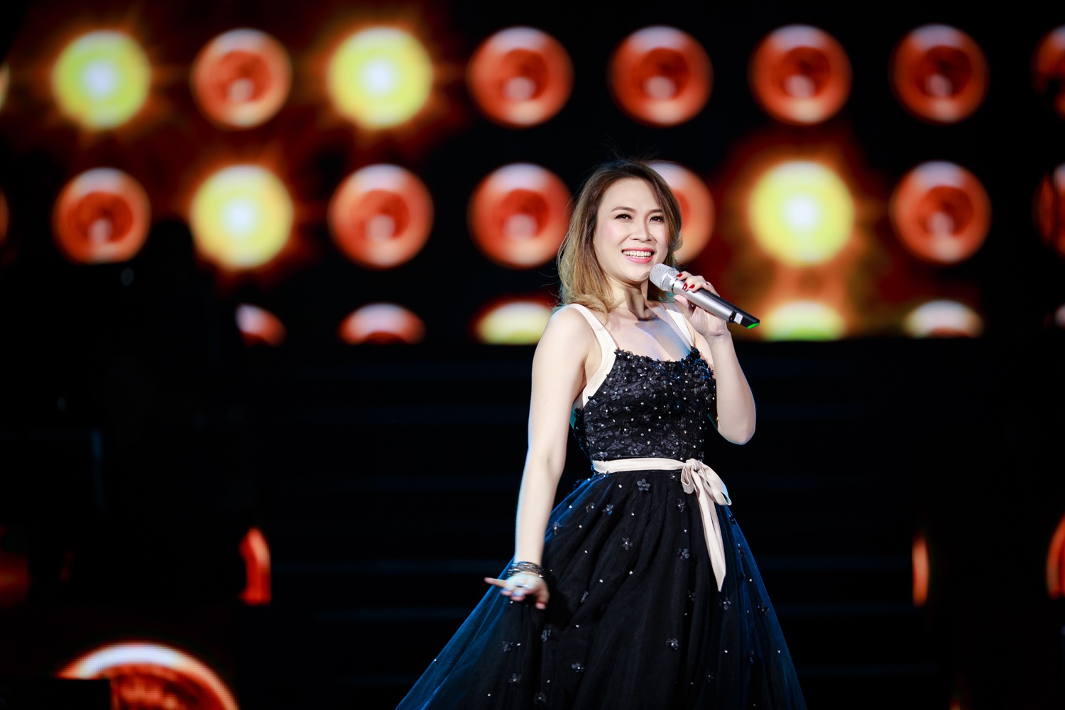 Vi em qua yeu anh - My Tam hinh anh