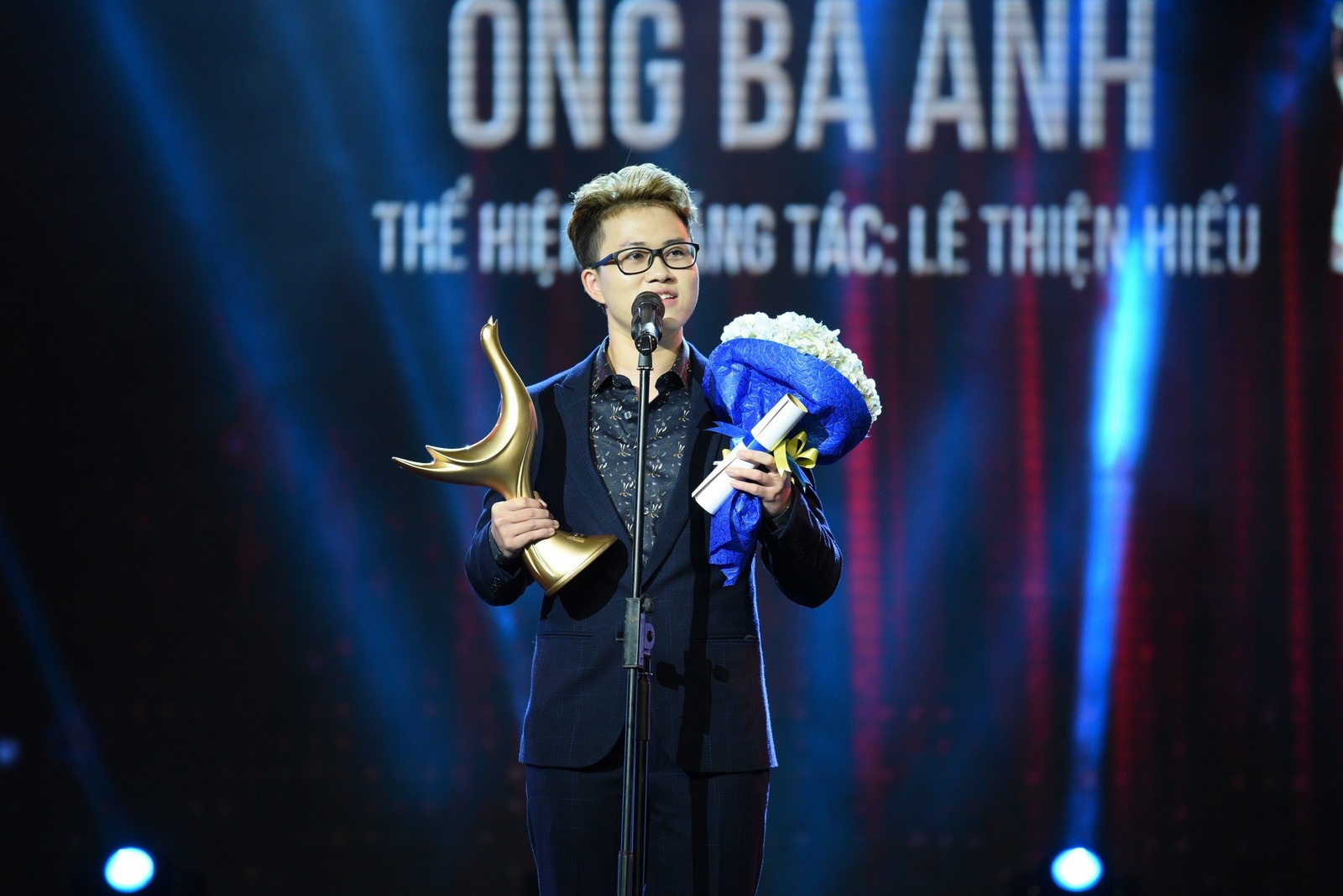 le trao giai cong hien 2017 anh 4