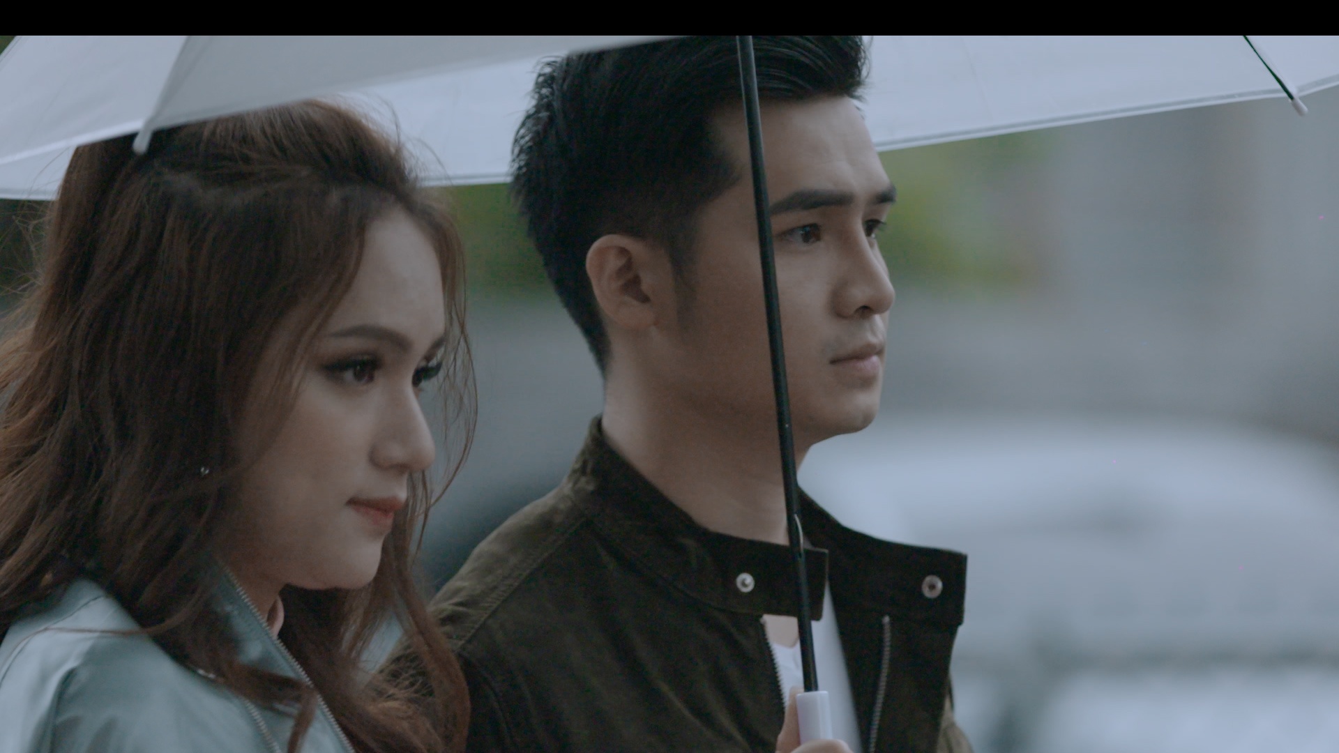 Duong Hoang Yen ngai khi ban trai tinh tu voi Huong Giang Idol hinh anh