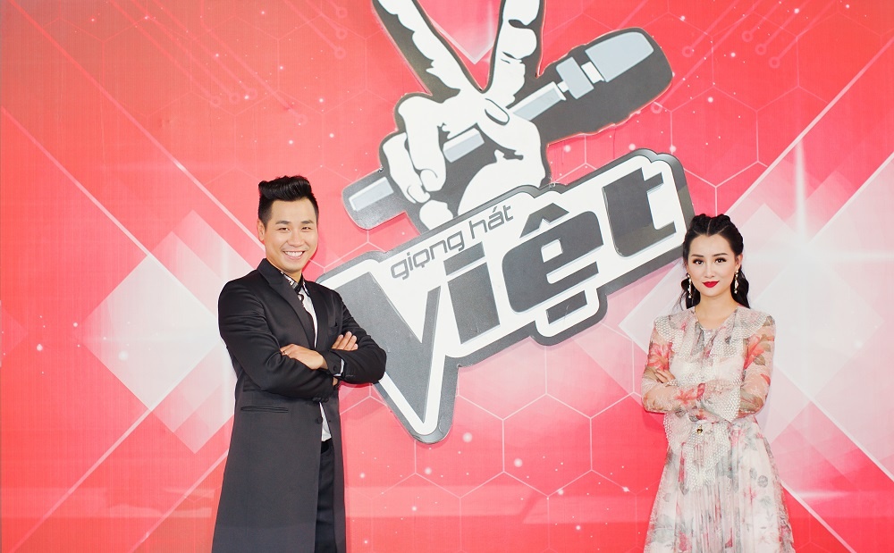 MC Nguyen Khang cham soc Quynh Chi anh 5