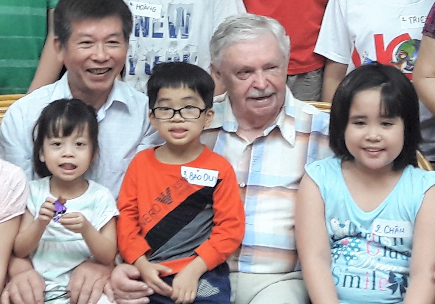 Tre em Viet vay kin ‘Ong tuong cua toi’ Albert Likhanov hinh anh