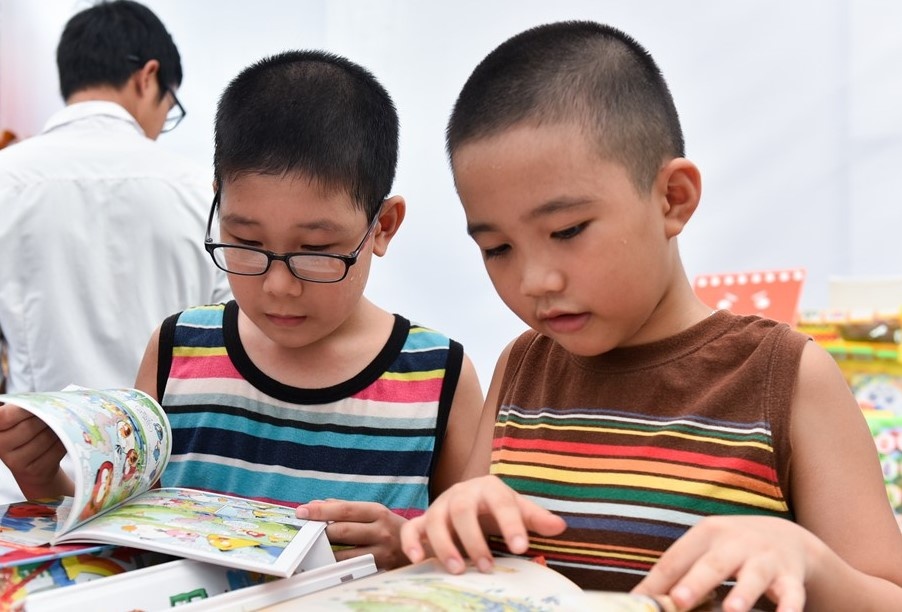 Hoi sach Thieu nhi 2017 keo dai mot tuan le tai Pho Sach Ha Noi hinh anh