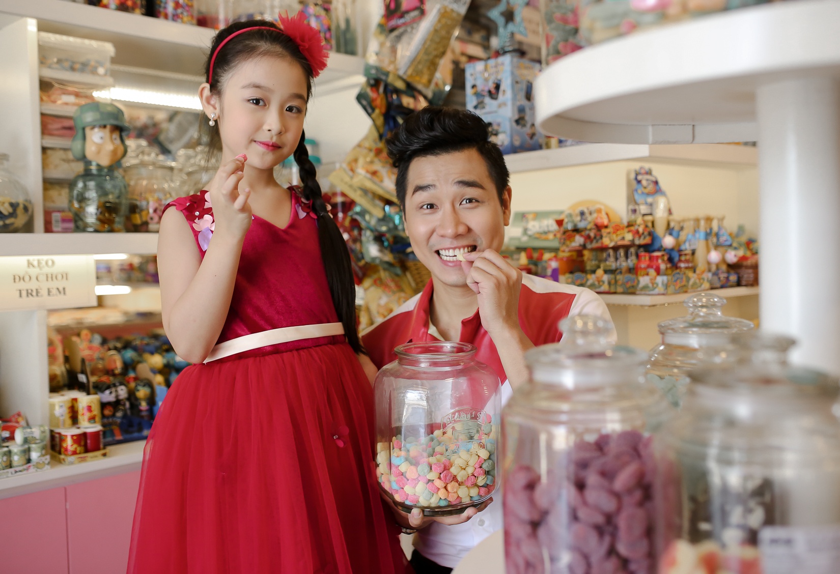 MC Nguyên Khang đi đường sách ảnh 4 MC Nguyen Khang di duong sach anh 4